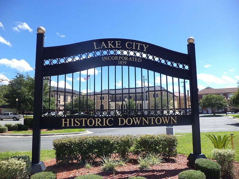 800px-Lake_City_Historic_Downtown_sign.jpg