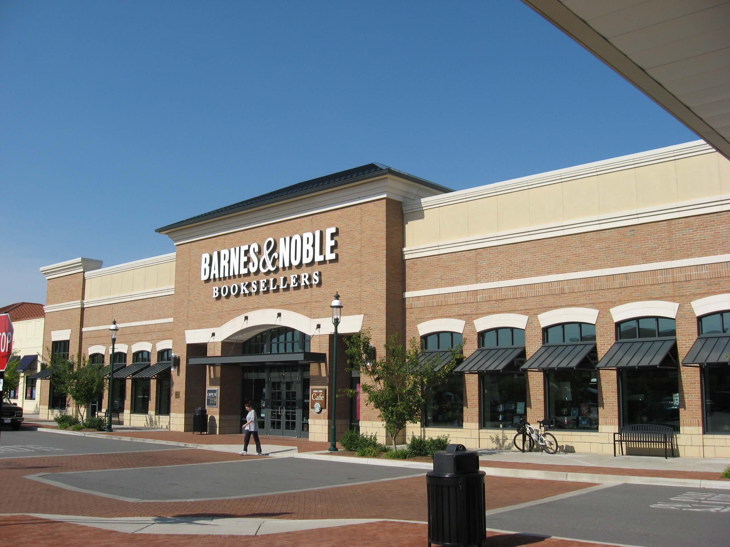 Barnes_and_Noble_Hendersonville_TN_USA.jpg